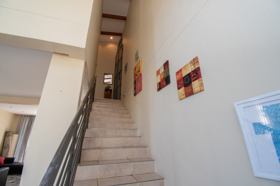 To Let 2 Bedroom Property for Rent in Melville Gauteng