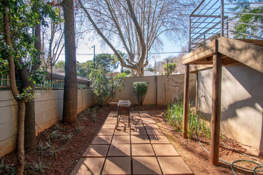To Let 2 Bedroom Property for Rent in Melville Gauteng