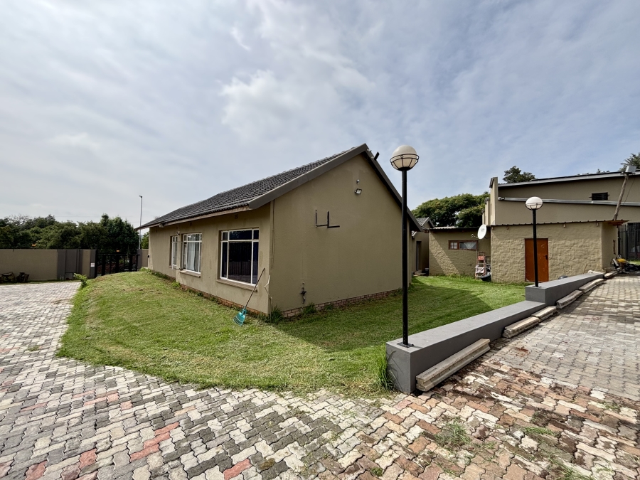 To Let 3 Bedroom Property for Rent in Randpark Ridge Gauteng