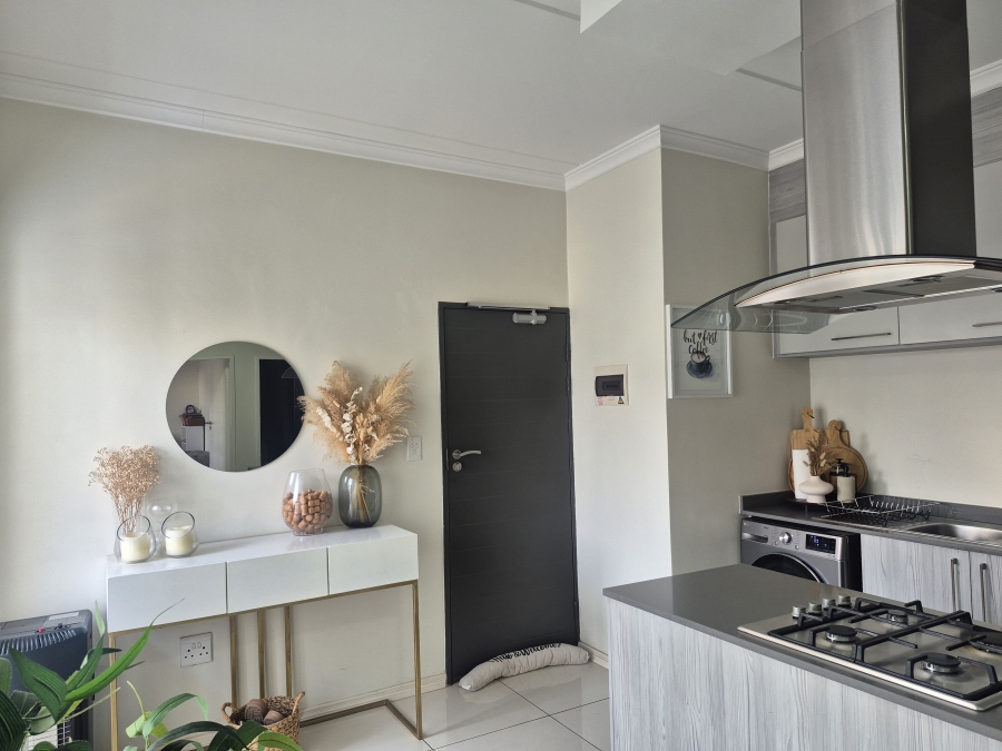 1 Bedroom Property for Sale in Erand Gardens Gauteng