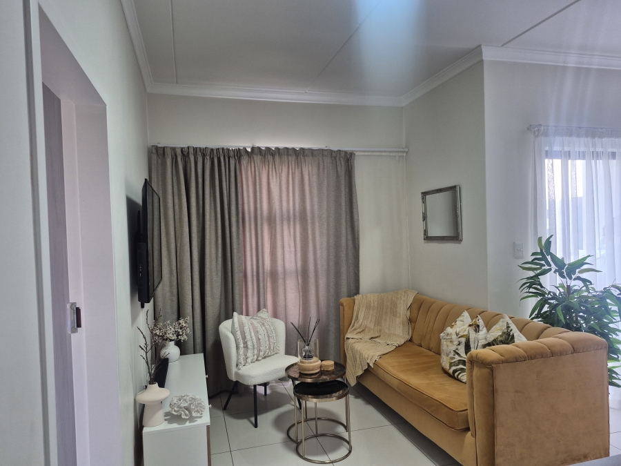 1 Bedroom Property for Sale in Erand Gardens Gauteng