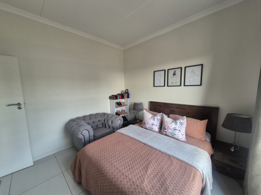 1 Bedroom Property for Sale in Erand Gardens Gauteng