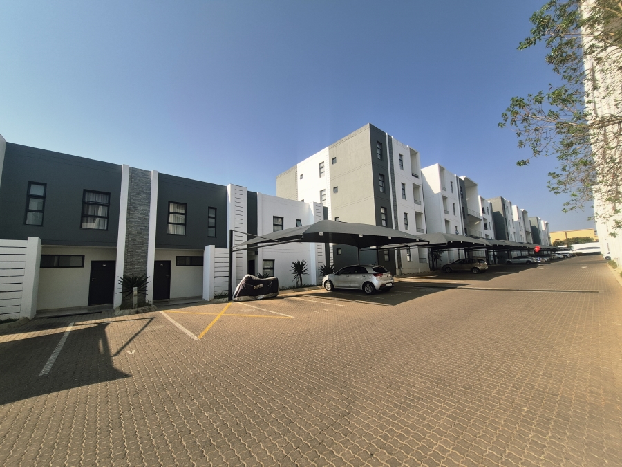 1 Bedroom Property for Sale in Erand Gardens Gauteng