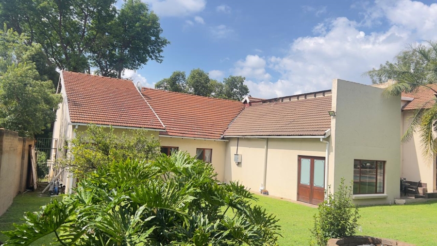 8 Bedroom Property for Sale in Lynnwood Glen Gauteng