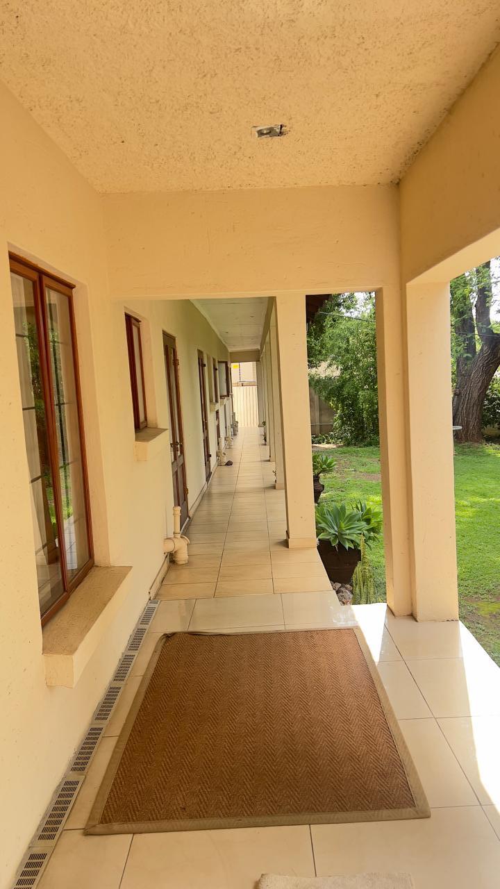 8 Bedroom Property for Sale in Lynnwood Glen Gauteng