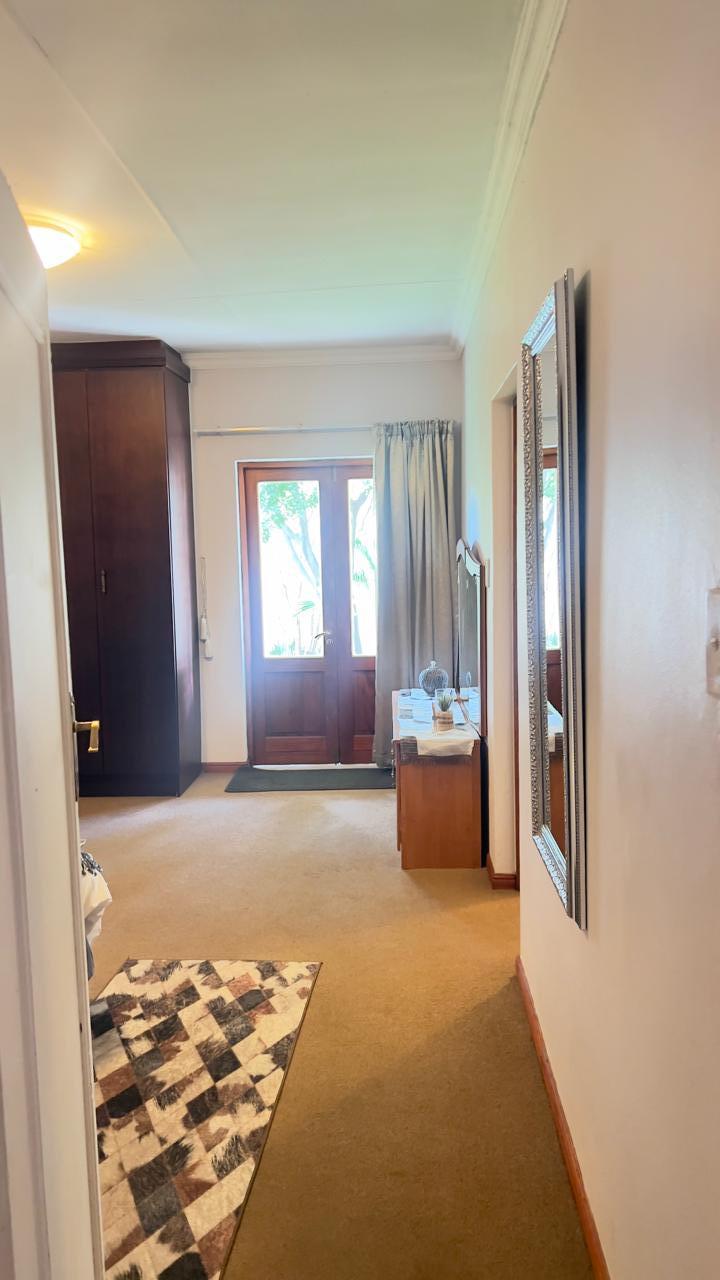 8 Bedroom Property for Sale in Lynnwood Glen Gauteng