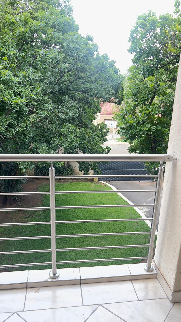 8 Bedroom Property for Sale in Lynnwood Glen Gauteng