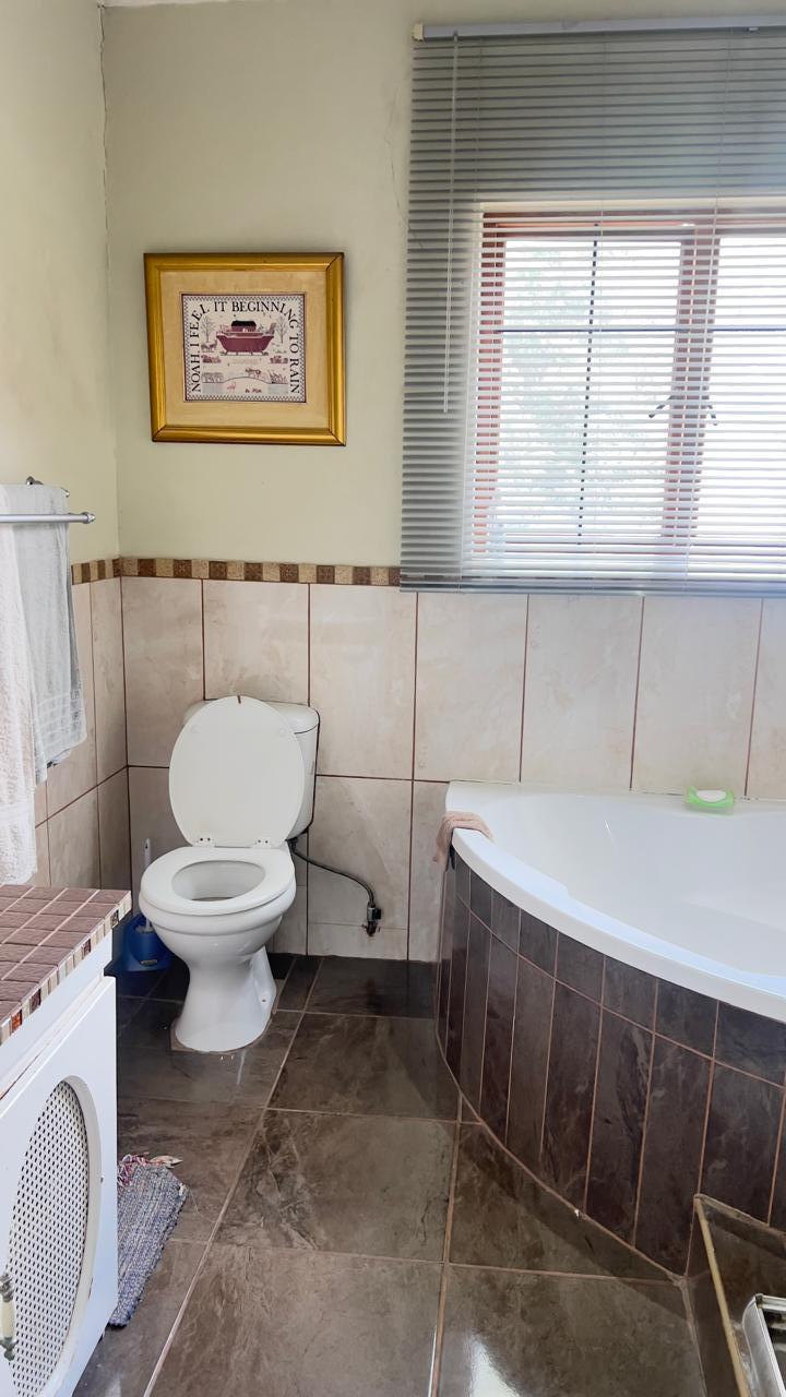 8 Bedroom Property for Sale in Lynnwood Glen Gauteng