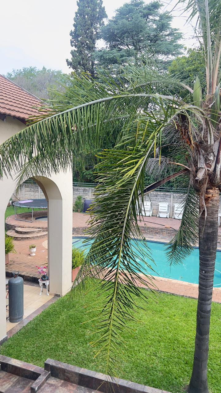 8 Bedroom Property for Sale in Lynnwood Glen Gauteng