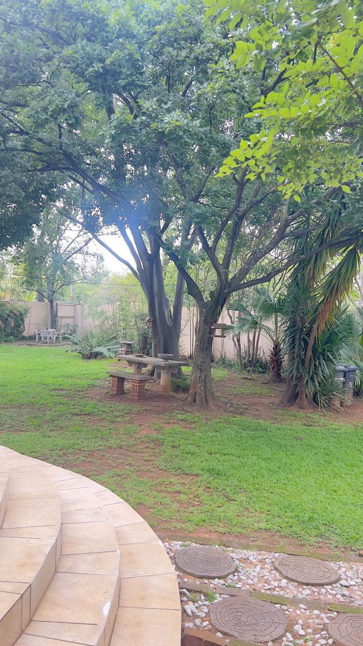 8 Bedroom Property for Sale in Lynnwood Glen Gauteng