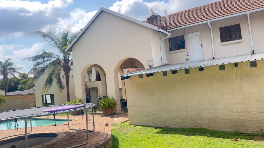 8 Bedroom Property for Sale in Lynnwood Glen Gauteng