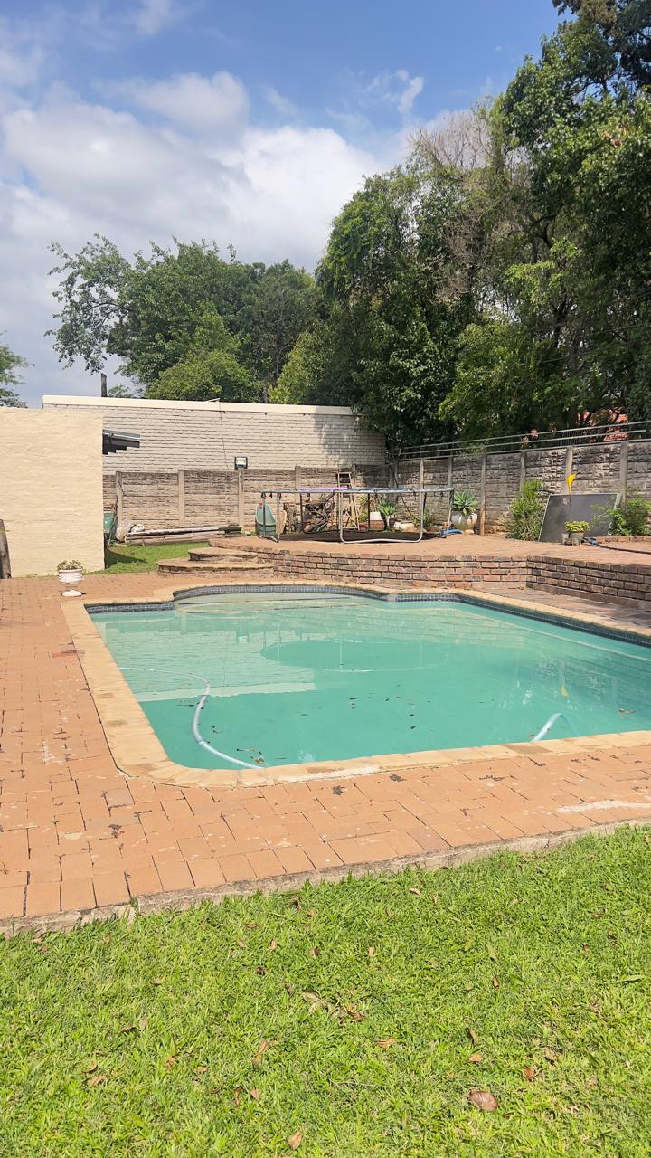 8 Bedroom Property for Sale in Lynnwood Glen Gauteng