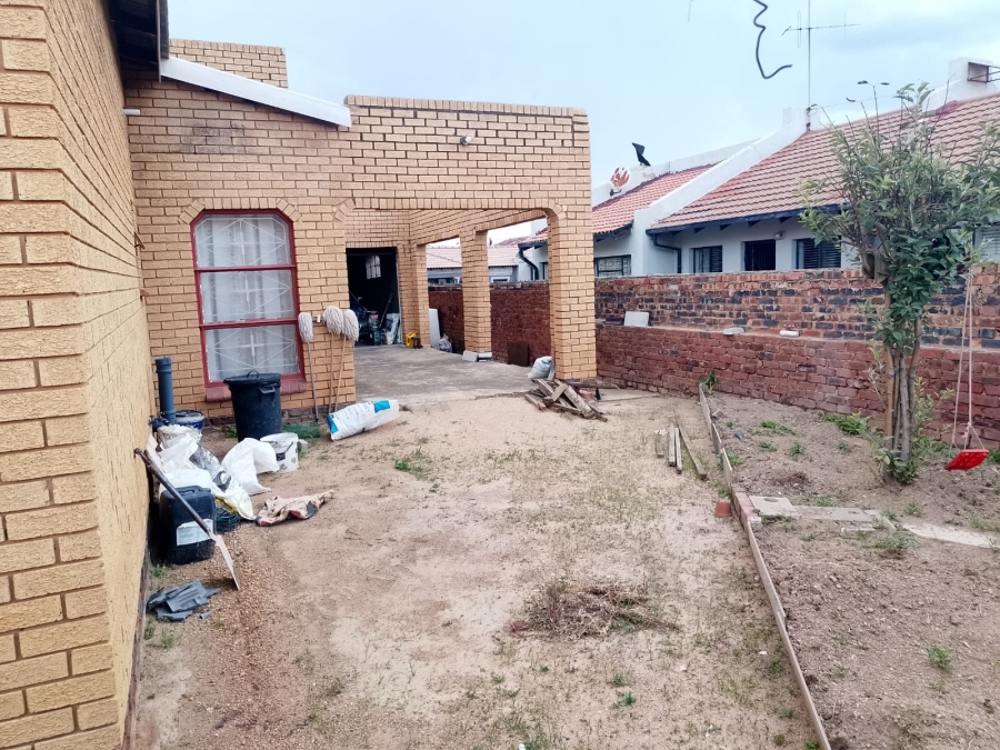 4 Bedroom Property for Sale in Mamelodi East Gauteng