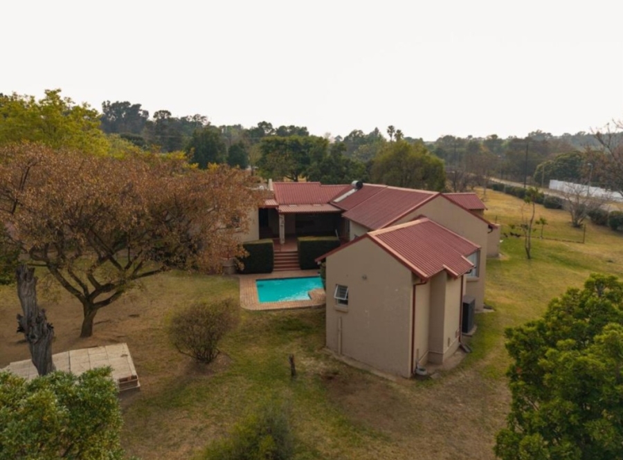 11 Bedroom Property for Sale in Carlswald Gauteng
