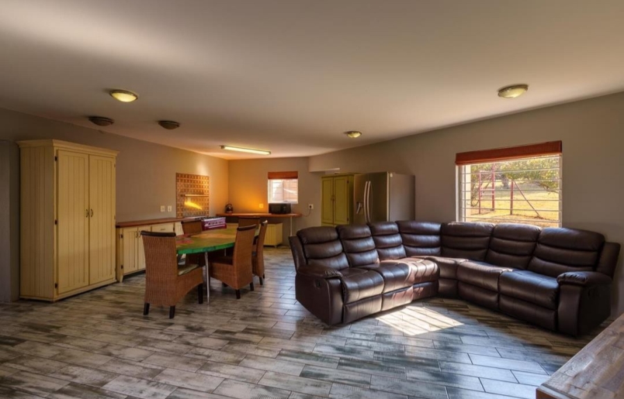 11 Bedroom Property for Sale in Carlswald Gauteng