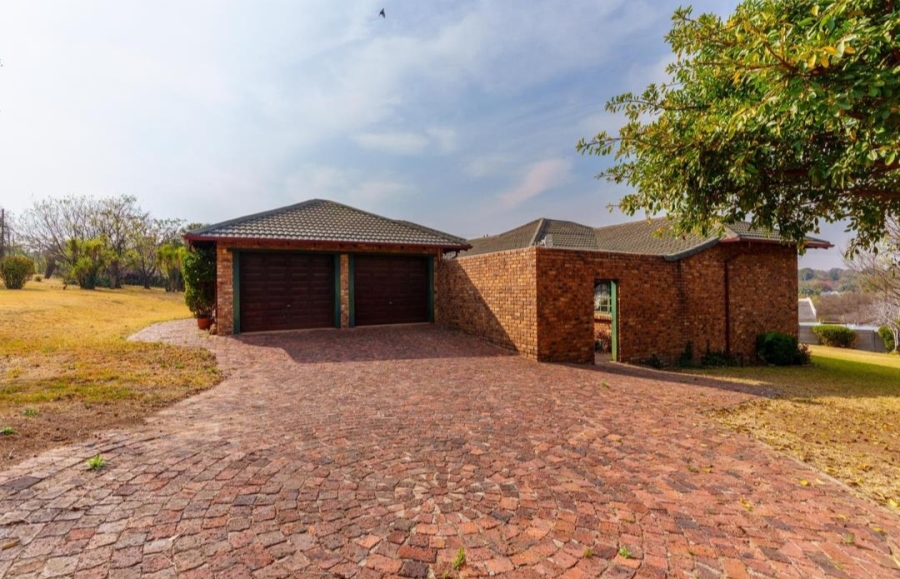 11 Bedroom Property for Sale in Carlswald Gauteng