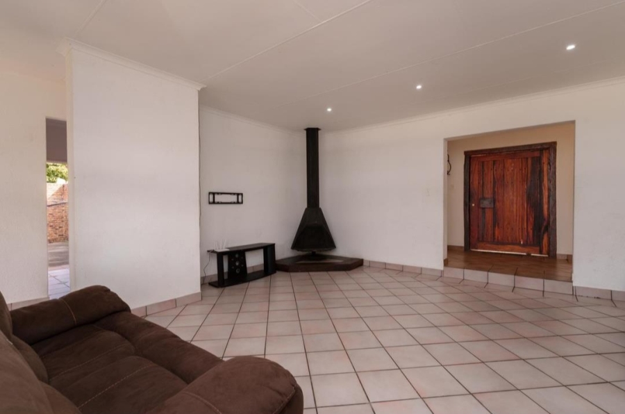 11 Bedroom Property for Sale in Carlswald Gauteng