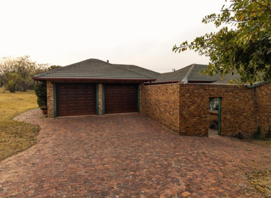 11 Bedroom Property for Sale in Carlswald Gauteng