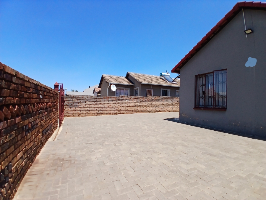 2 Bedroom Property for Sale in Danville Gauteng