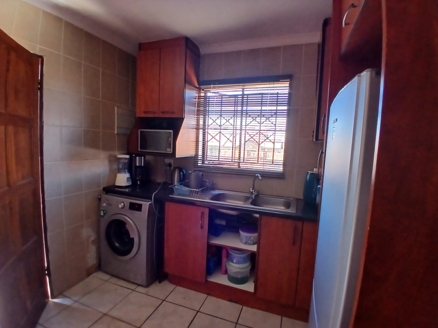 2 Bedroom Property for Sale in Danville Gauteng
