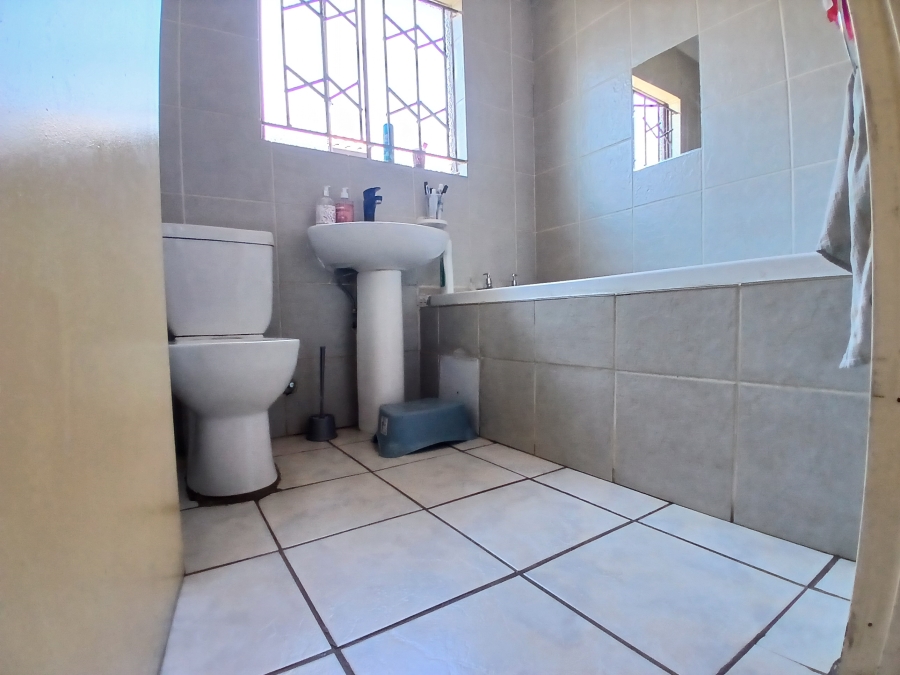 2 Bedroom Property for Sale in Danville Gauteng