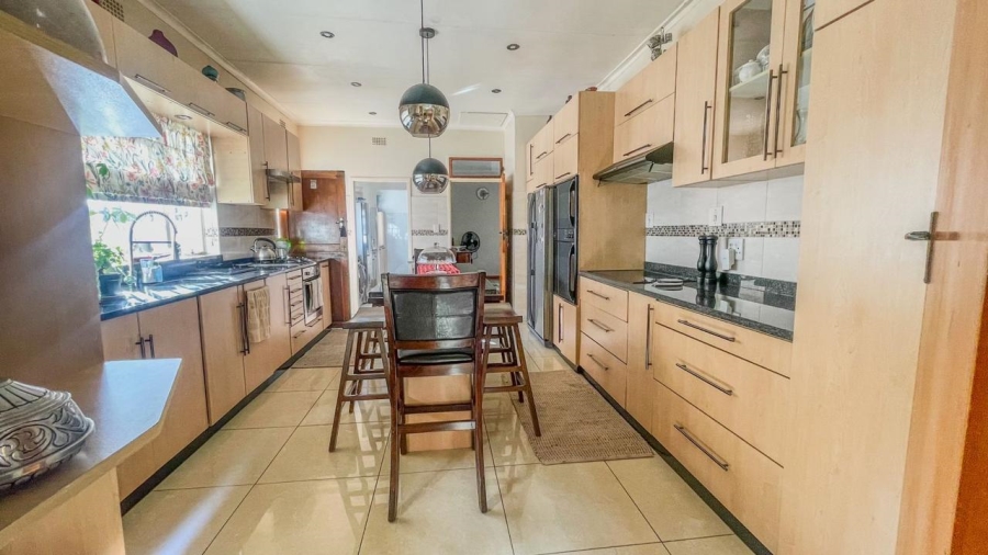 5 Bedroom Property for Sale in Bramley Gauteng