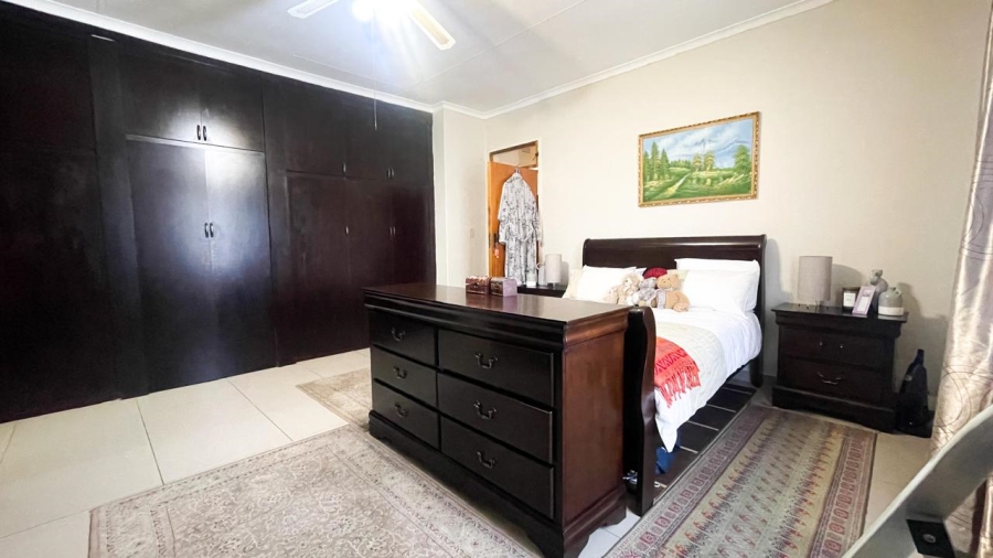 5 Bedroom Property for Sale in Bramley Gauteng
