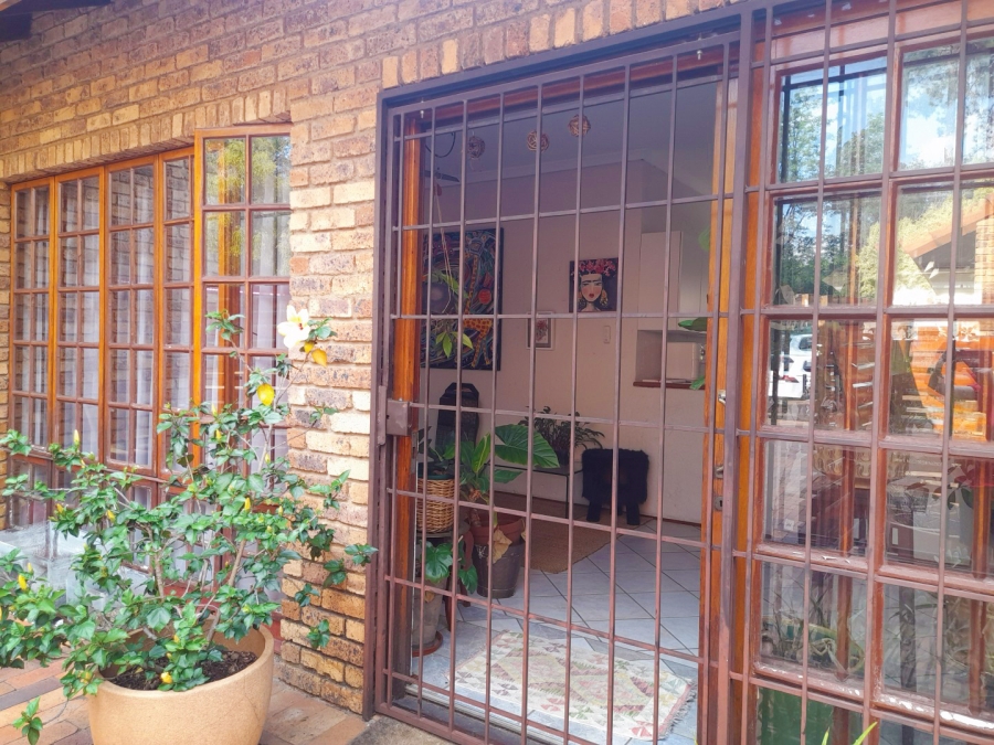 1 Bedroom Property for Sale in Bryanston Gauteng