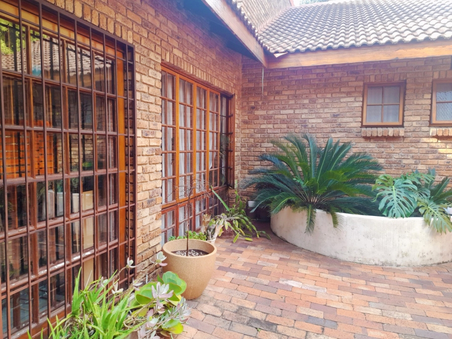 1 Bedroom Property for Sale in Bryanston Gauteng