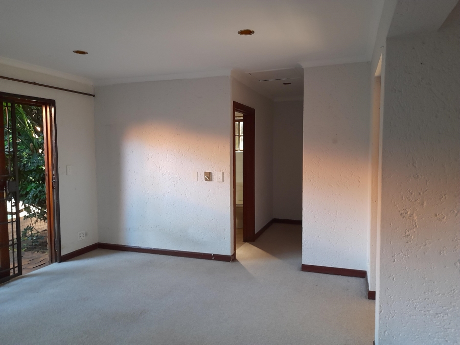 1 Bedroom Property for Sale in Bryanston Gauteng