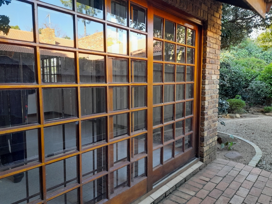 1 Bedroom Property for Sale in Bryanston Gauteng