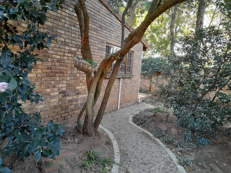1 Bedroom Property for Sale in Bryanston Gauteng