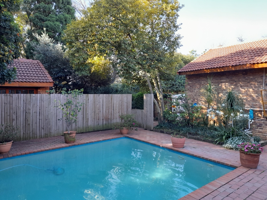 1 Bedroom Property for Sale in Bryanston Gauteng