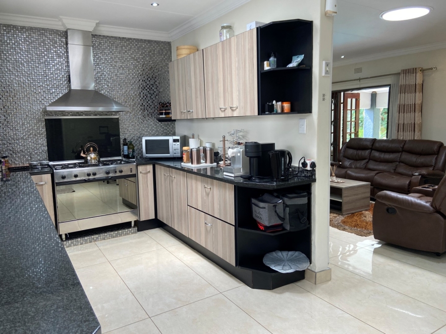 To Let 4 Bedroom Property for Rent in Northcliff Gauteng