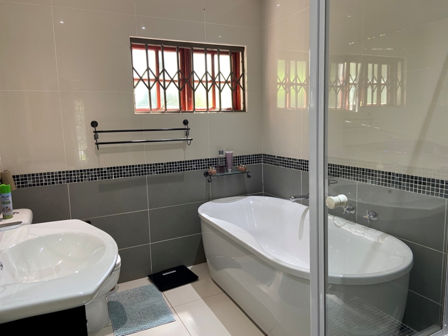 To Let 4 Bedroom Property for Rent in Northcliff Gauteng