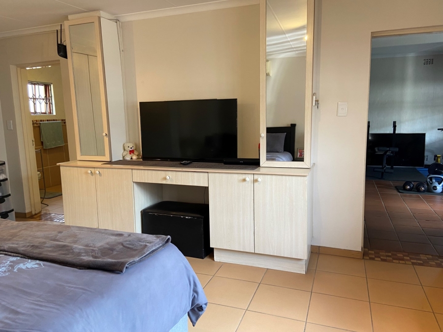 To Let 4 Bedroom Property for Rent in Northcliff Gauteng