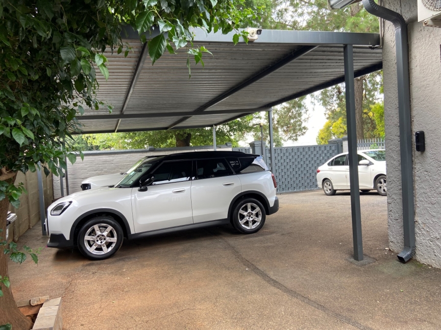 To Let 4 Bedroom Property for Rent in Northcliff Gauteng