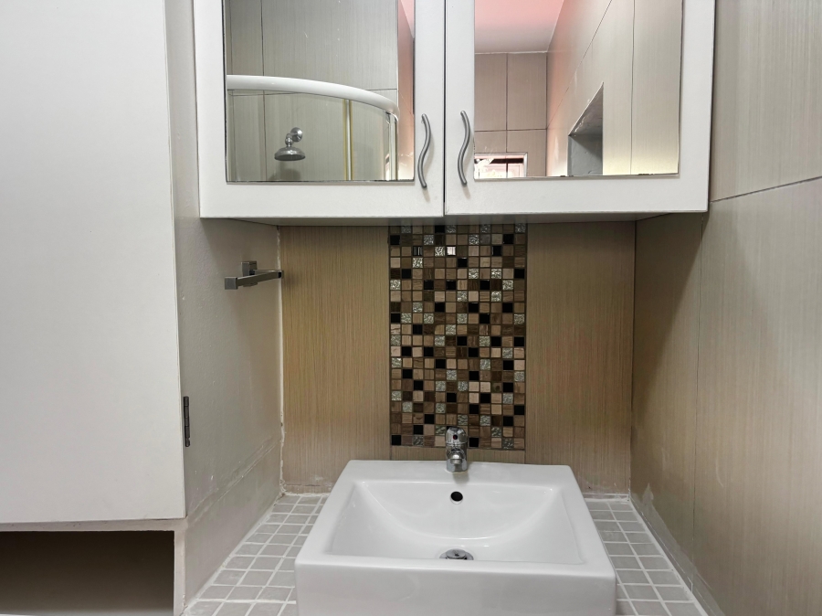 1 Bedroom Property for Sale in Morningside Gauteng