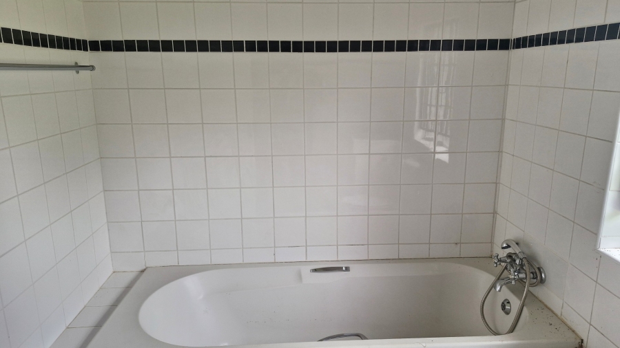 3 Bedroom Property for Sale in Greenside Gauteng