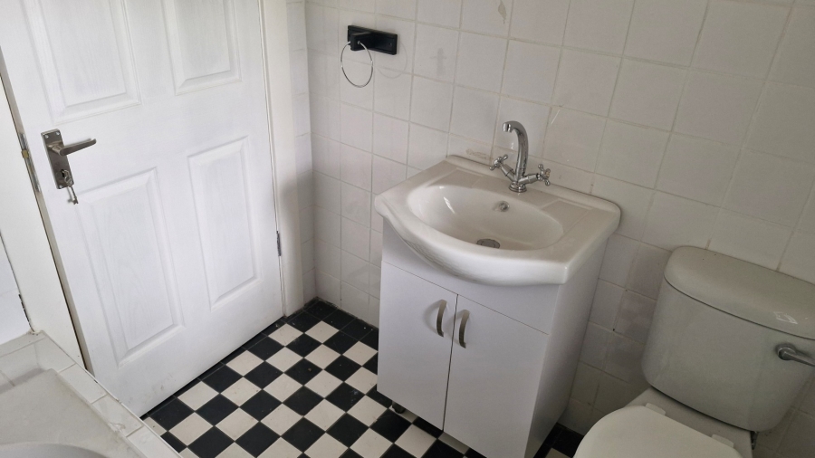 3 Bedroom Property for Sale in Greenside Gauteng