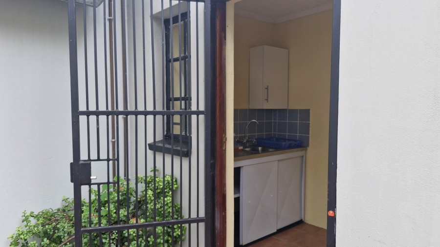 3 Bedroom Property for Sale in Greenside Gauteng