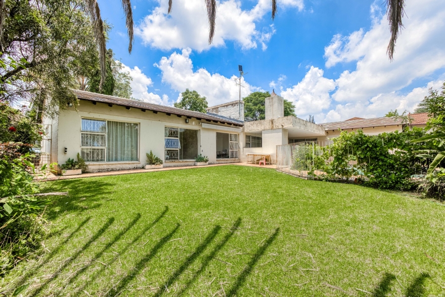 8 Bedroom Property for Sale in Lyndhurst Gauteng