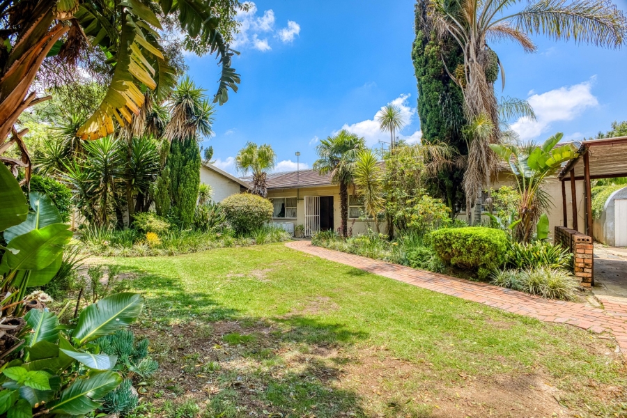 8 Bedroom Property for Sale in Lyndhurst Gauteng