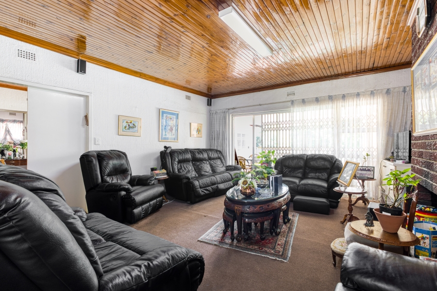 8 Bedroom Property for Sale in Lyndhurst Gauteng