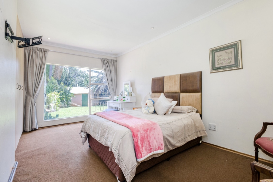 8 Bedroom Property for Sale in Lyndhurst Gauteng