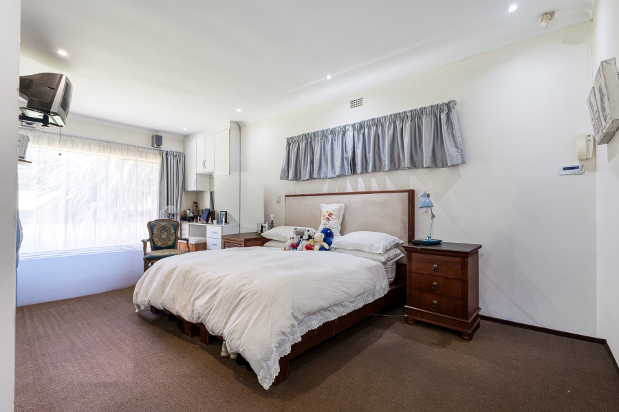 8 Bedroom Property for Sale in Lyndhurst Gauteng