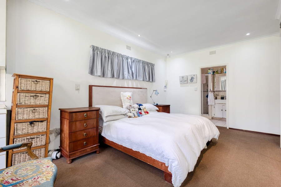 8 Bedroom Property for Sale in Lyndhurst Gauteng