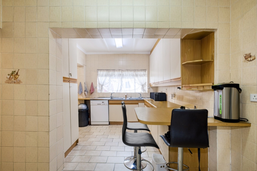 8 Bedroom Property for Sale in Lyndhurst Gauteng