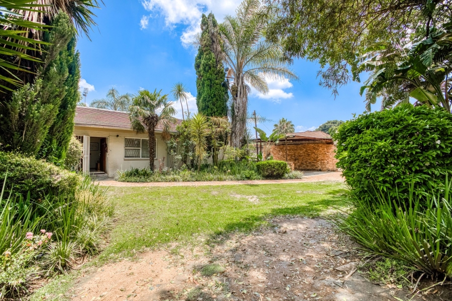 8 Bedroom Property for Sale in Lyndhurst Gauteng