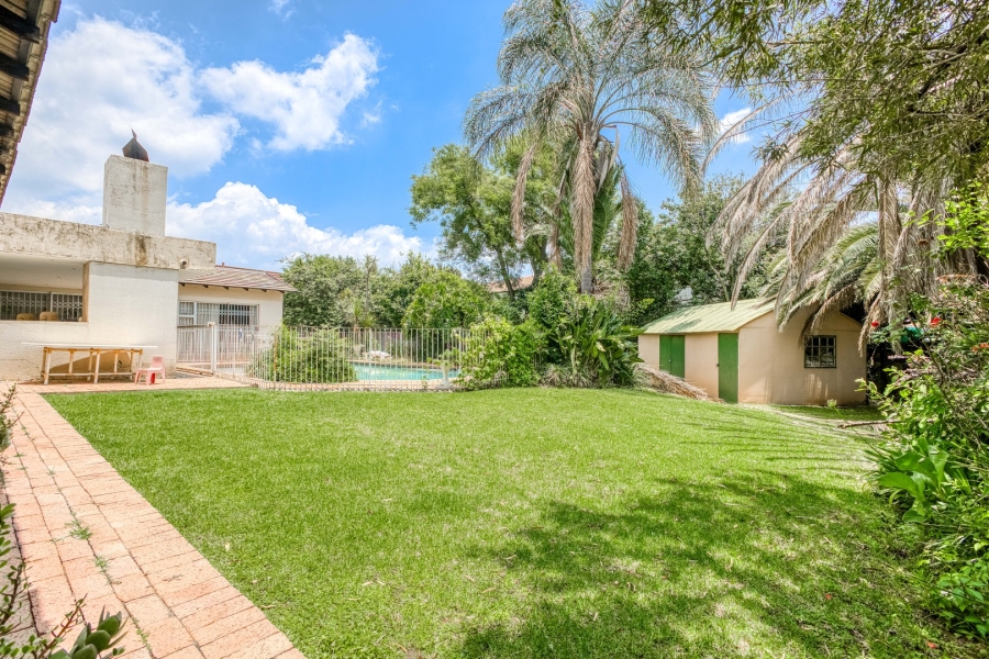 8 Bedroom Property for Sale in Lyndhurst Gauteng